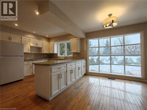 362 Pommel Gate Crescent, Waterloo, ON - Indoor Photo Showing Kitchen