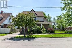 23 SULLIVAN AVENUE  Thorold, ON L2V 2Y3