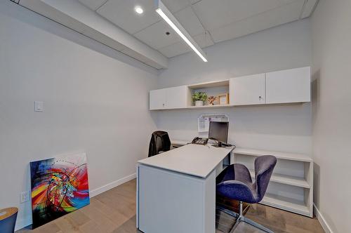 Bureau - 300-1609 Rue St-Denis, Montréal (Ville-Marie), QC 