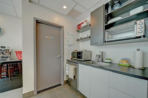 Cuisine - 300-1609 Rue St-Denis, Montréal (Ville-Marie), QC 