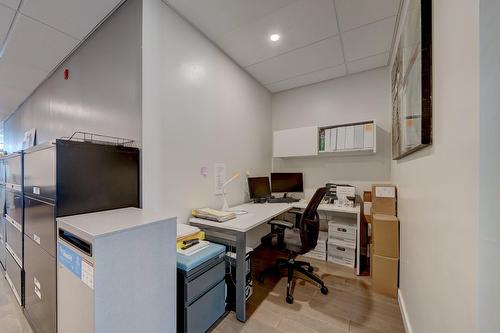 Bureau - 300-1609 Rue St-Denis, Montréal (Ville-Marie), QC 