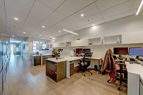 Bureau - 300-1609 Rue St-Denis, Montréal (Ville-Marie), QC 