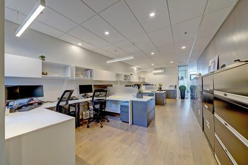 Bureau - 300-1609 Rue St-Denis, Montréal (Ville-Marie), QC 