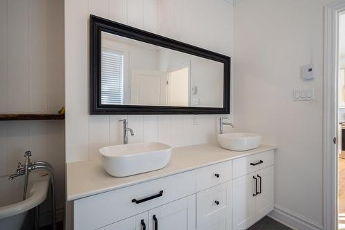 Bathroom - 6644 Av. Henri-Julien, Montréal (Rosemont/La Petite-Patrie), QC - Indoor Photo Showing Bathroom