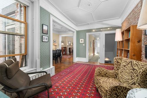 Boudoir - 549 Av. Lansdowne, Westmount, QC 