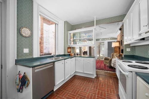 Cuisine - 549 Av. Lansdowne, Westmount, QC 