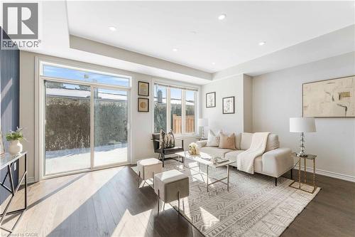 1426 Oakmont Common, Burlington, ON - Indoor Photo Showing Living Room