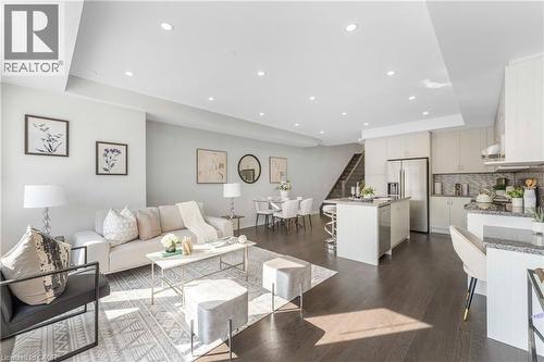 1426 Oakmont Common, Burlington, ON - Indoor Photo Showing Other Room