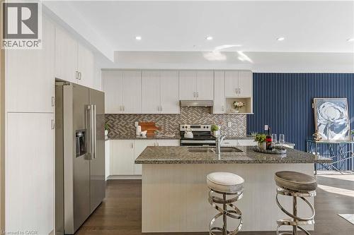 1426 Oakmont Common, Burlington, ON - Indoor Photo Showing Kitchen With Stainless Steel Kitchen With Upgraded Kitchen
