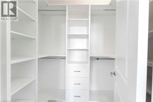 1426 Oakmont Common, Burlington, ON - Indoor With Storage