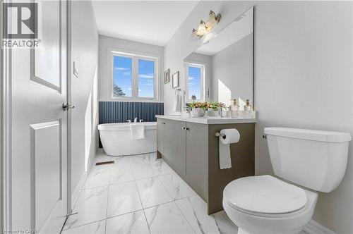 1426 Oakmont Common, Burlington, ON - Indoor Photo Showing Bathroom