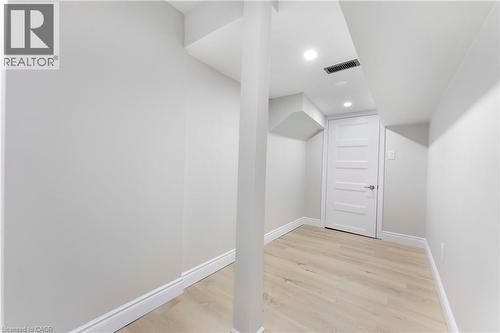 1426 Oakmont Common, Burlington, ON - Indoor Photo Showing Other Room