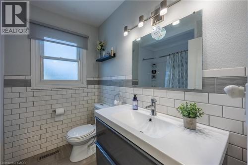 70 Berkley Crescent, Simcoe, ON - Indoor Photo Showing Bathroom