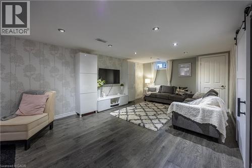 70 Berkley Crescent, Simcoe, ON - Indoor Photo Showing Living Room
