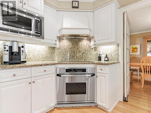 88 Ames Circle, Toronto, ON - Indoor Photo Showing Kitchen With Upgraded Kitchen