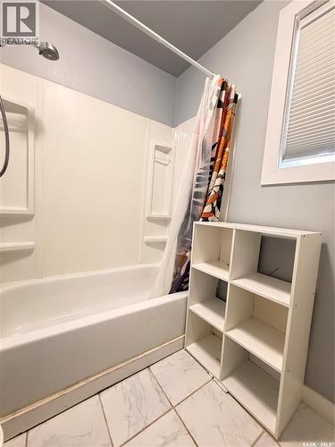 1605 Retallack Street, Regina, SK - Indoor Photo Showing Bathroom