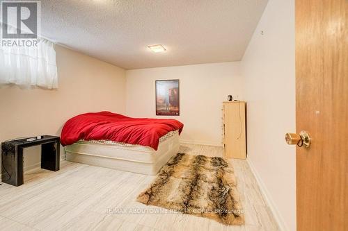 1245 Tyneburn Crescent, Mississauga, ON - Indoor Photo Showing Bedroom