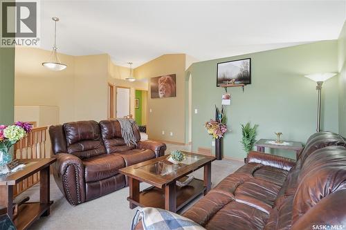 1258 Degelman Drive, Regina, SK - Indoor Photo Showing Living Room