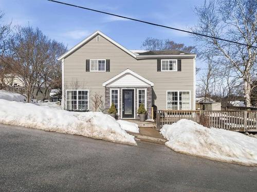 11 Maplewood Drive, Halifax, NS 