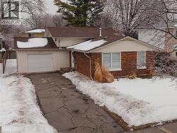 322 SANDOWNE Drive  Waterloo, ON N2K 1V8