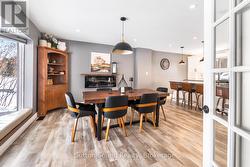 Cozy fireplace, open flow into the kitchen - 