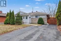 788 DICKENS AVENUE  Ottawa, ON K1G 2X8