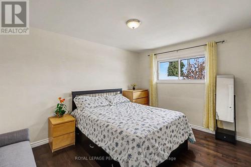 788 Dickens Avenue, Ottawa, ON - Indoor Photo Showing Bedroom