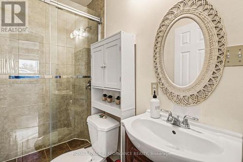788 Dickens Avenue, Ottawa, ON - Indoor Photo Showing Bathroom