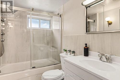 788 Dickens Avenue, Ottawa, ON - Indoor Photo Showing Bathroom