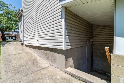 23 Sullivan Avenue, Thorold, ON 