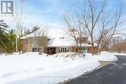 27 BLACKBERRY PLACE  Hamilton, ON L0R 1H2