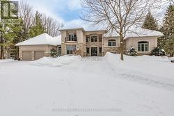 5800 QUEENSCOURT CRESCENT  Ottawa, ON K4M 1K3