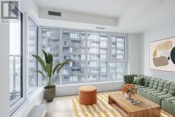 1006 - 1 QUARRINGTON LANE  Toronto, ON M3C 0S4
