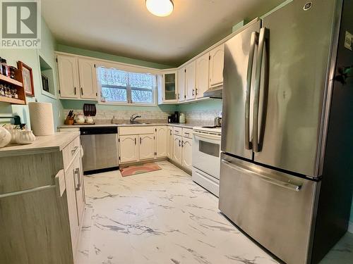28-30 Bunkerhill Road, Fortune, NL - Indoor Photo Showing Kitchen