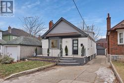 40 LEROY AVENUE  Toronto, ON M4J 4G8