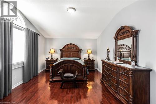 102 Erika Crescent, Hamilton, ON - Indoor Photo Showing Bedroom