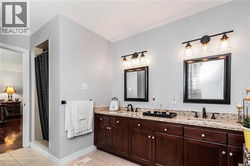 102 Erika Crescent, Hamilton, ON - Indoor Photo Showing Bathroom