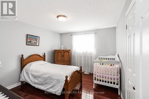 102 Erika Crescent, Hamilton, ON - Indoor Photo Showing Bedroom