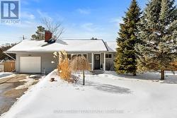 5286 HILLCREST DRIVE  Ottawa, ON K4M 1E9