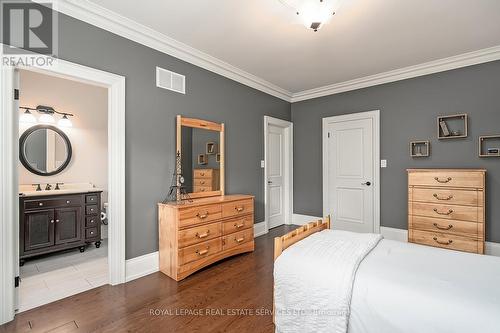 2319 Kilbride Street, Burlington, ON - Indoor Photo Showing Bedroom