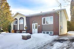 1070 Rue Lambert  Laval (Saint-François), QC H7A 3C8