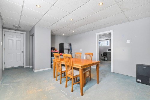 Salle familiale - 1615 Ch. Bellevue, Carignan, QC 