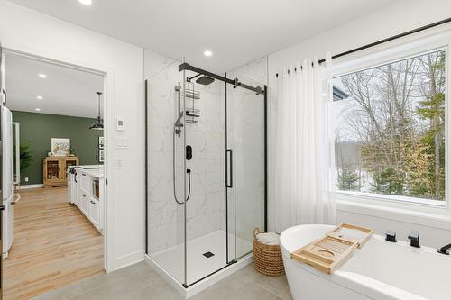 Salle de bains - 129 10E Avenue, Saint-Hippolyte, QC - Indoor Photo Showing Bathroom