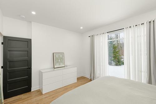 Chambre à coucher principale - 129 10E Avenue, Saint-Hippolyte, QC - Indoor Photo Showing Bedroom