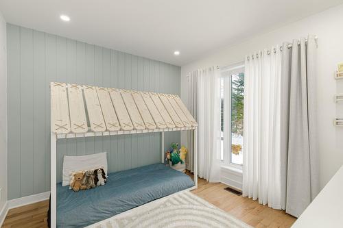 Chambre à coucher - 129 10E Avenue, Saint-Hippolyte, QC - Indoor Photo Showing Other Room