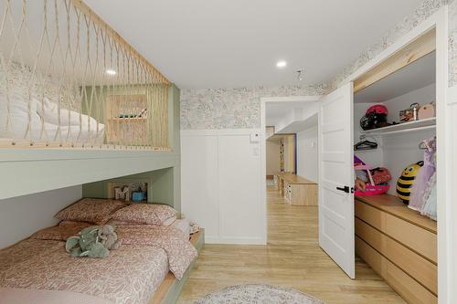 Chambre à coucher - 129 10E Avenue, Saint-Hippolyte, QC - Indoor Photo Showing Bedroom