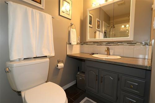 660 Knighton Road, Kimberley, BC - Indoor Photo Showing Bathroom