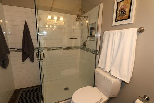 660 Knighton Road, Kimberley, BC - Indoor Photo Showing Bathroom