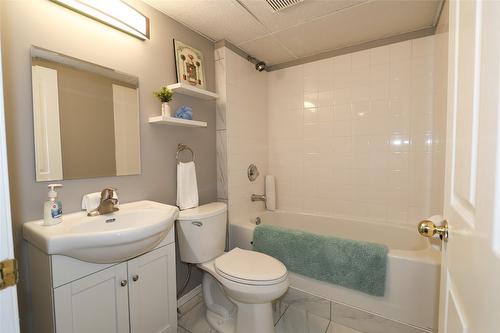 660 Knighton Road, Kimberley, BC - Indoor Photo Showing Bathroom