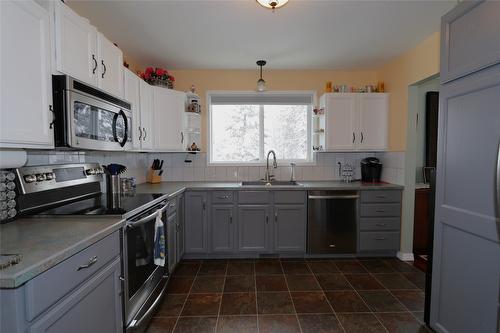 660 Knighton Road, Kimberley, BC - Indoor Photo Showing Kitchen